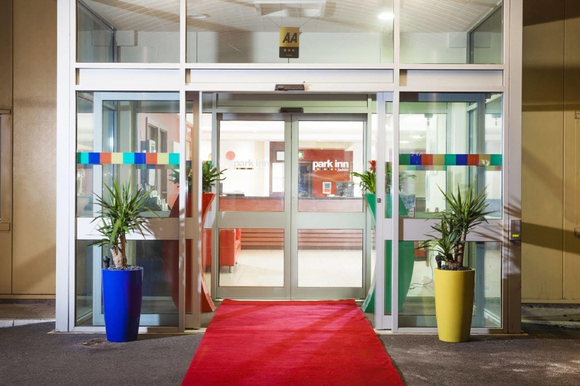 Doncaster International Hotel By Roomsbooked Экстерьер фото